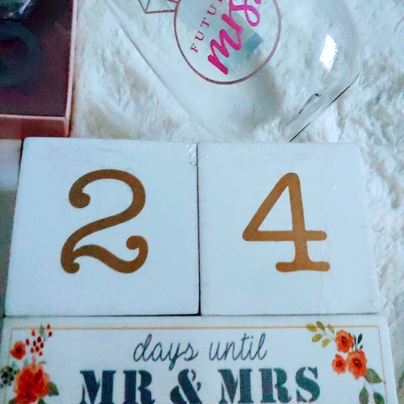 Future Bride Gift Pack with Countdown Calendar, Bottle Opener and More - Picture 4 of 4